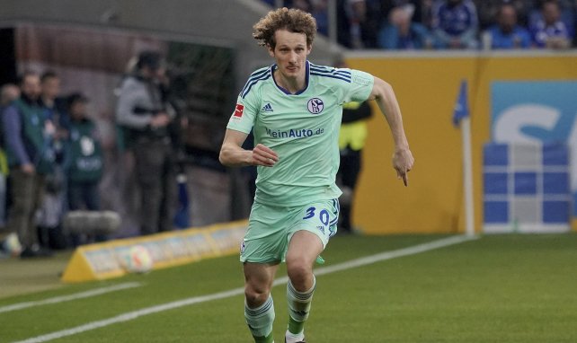 Alex Kral im Trikot des FC Schalke 04