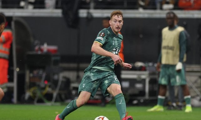 Dejan Kulusevski spielt einen Pass