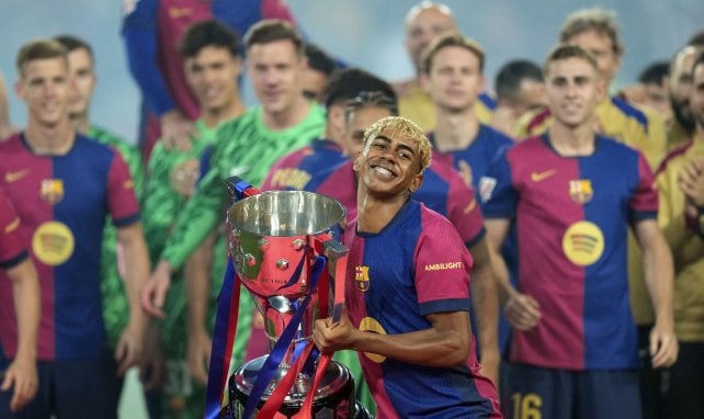 Lamine Yamal feiert den La Liga-Triumph