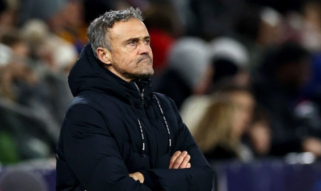 Luis Enrique für PSG an der Seitenlinie.