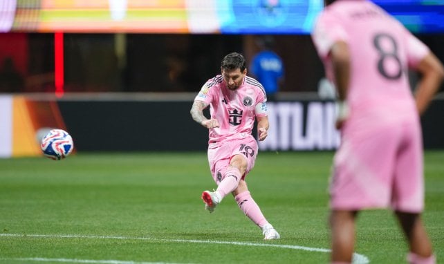 Lionel Messi nimmt Maß
