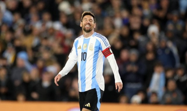 Lionel Messi mit weißen Zähnen