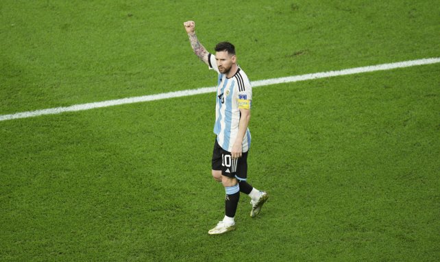 Doppelter Messi-Meilenstein: Argentinien zittert sich weiter