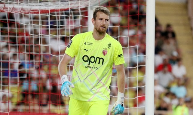 Lukas Hradecky im Monaco-Trikot