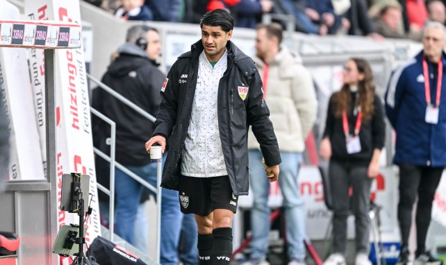 Mahmoud Dahoud mit Trainingsjacke