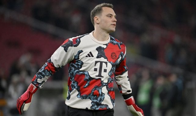 Manuel Neuer beim Aufwärmen