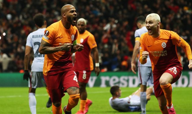 Marcão (.l) freut sich über einen Treffer in der Europa League