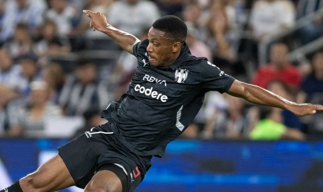 Vereinsloser Martial vor Unterschrift?