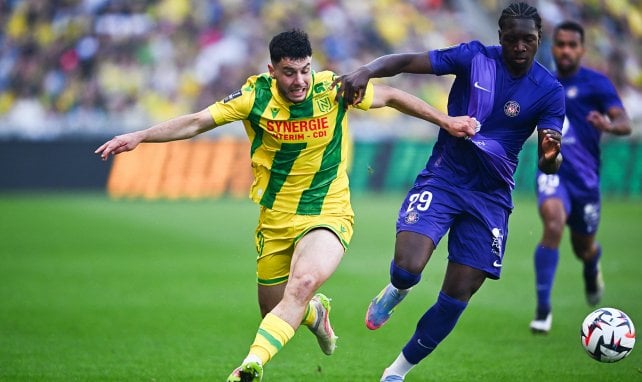 Jaydee Canvot (r.) im Spiel gegen den FC Nantes