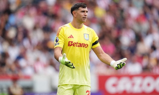 Villa-Keeper Emiliano Martínez