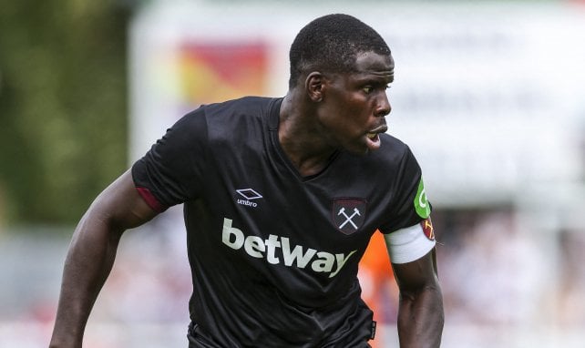 Kurt Zouma mit der West Ham-Binde am Arm