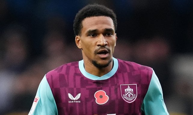 Andréas Hountondji im Trikot des FC Burnley
