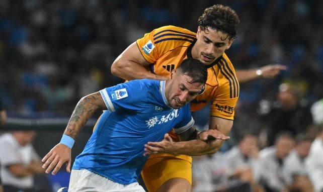 Matteo Politano im Infight mit Pisas Marius Marin