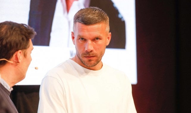 Mit Hintertür: Podolski kündigt Karriereende an