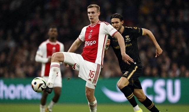 Sivert Mannsverk im Trikot von Ajax Amsterdam