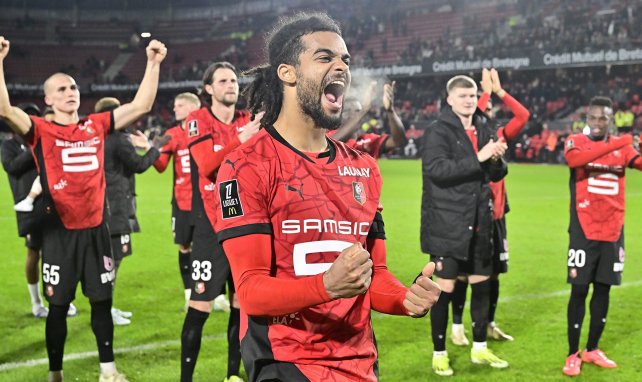Lorenz Assignon im Kreise seiner Mitspieler