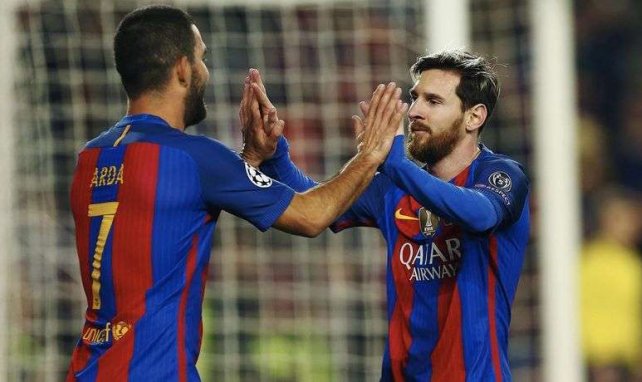 Arda Turan muss sich bald von Leo Messi verabschieden