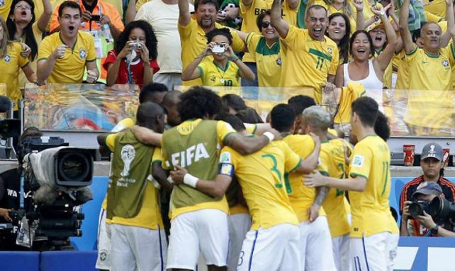 Brasilien zieht ins Viertelfinale ein