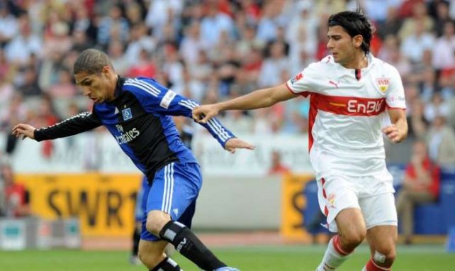 Serdar Tasci (r.) steht in der Premier League hoch im Kurs