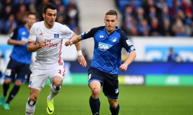 Kann selbst bei Filip Kostic mithalten: Pavel Kaderábek (r.)