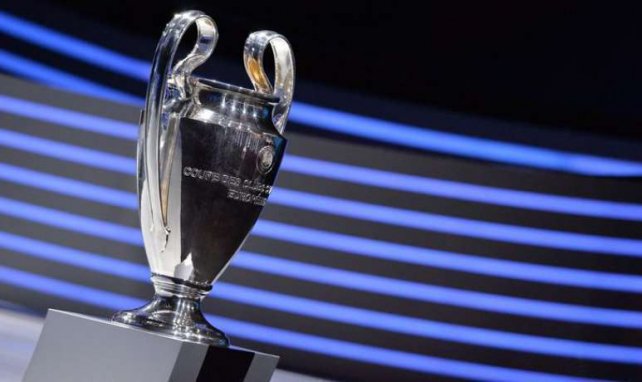 Überraschung: UEFA beschließt dritten Europapokal
