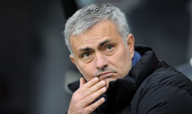 England-Beben: Übernimmt Mourinho für van Gaal?