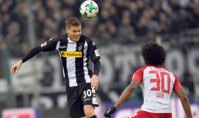Nico Elvedi bleibt der Borussia treu
