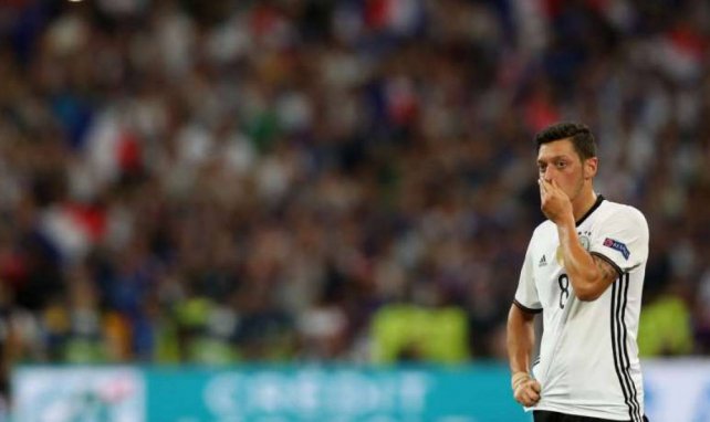 Schockstarre nach dem Ausscheiden bei Mesut Özil