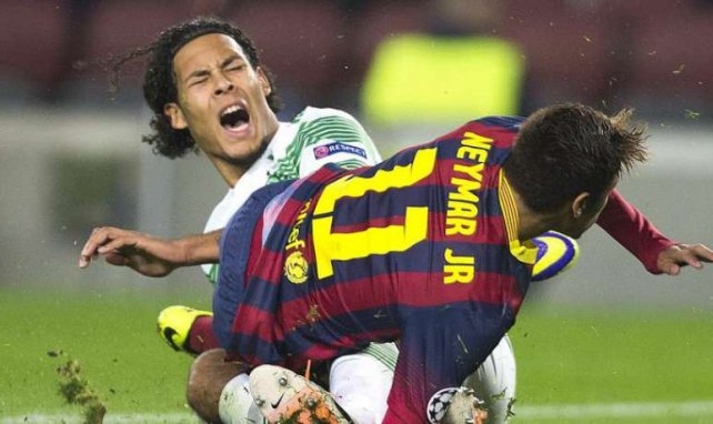 Virgil van Dijk im Duell mit Neymar