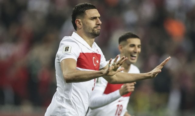 Demiral hat unterschrieben