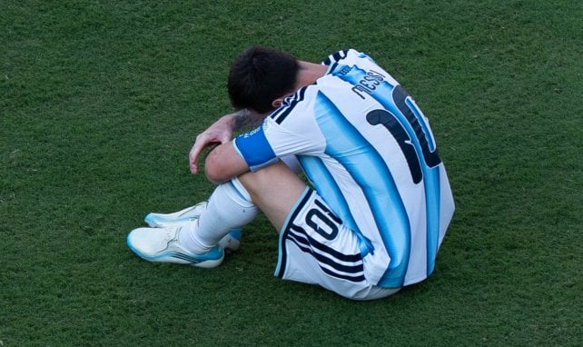Mitspieler lässt Messi-Bombe platzen