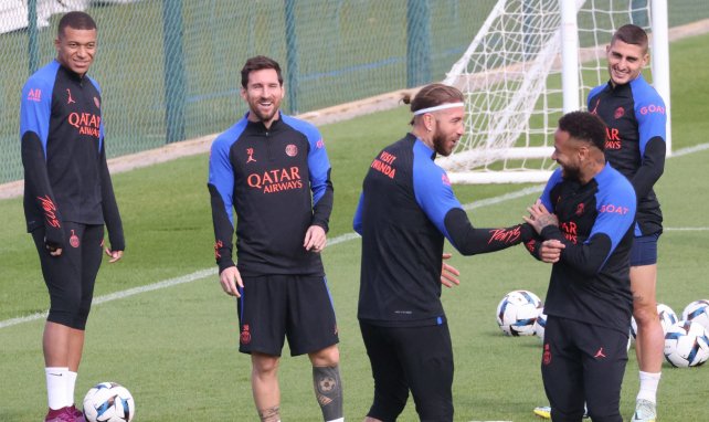 Kylian Mbappé, Lionel Messi & Sergio Ramos im Outfit von PSG