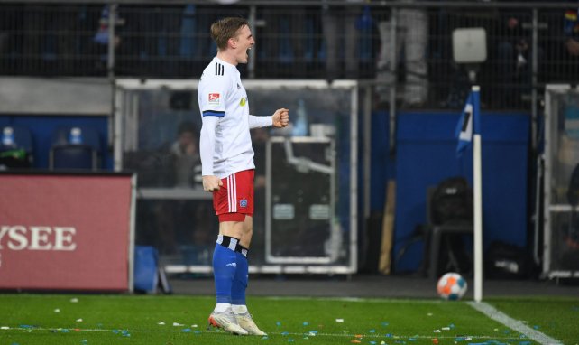 Mikkel Kaufmann bejubelt einen Treffer für den HSV