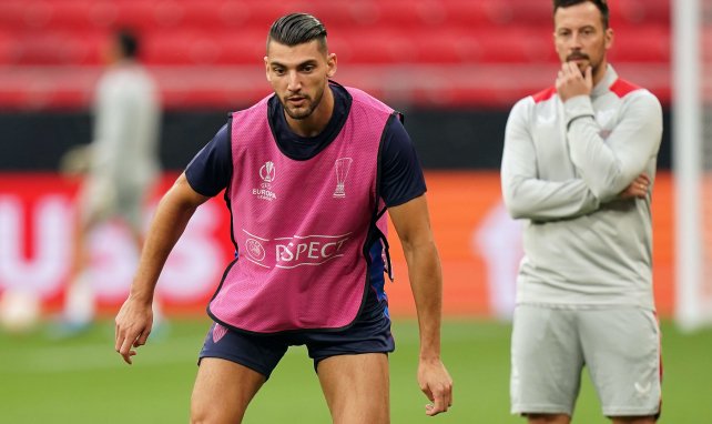 Rafa Mir im Trainingsoutfit des FC Sevilla