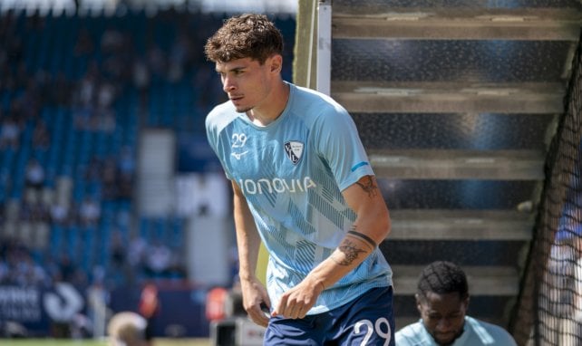 Moritz Broschinski beim Warmmachen für den VfL Bochum