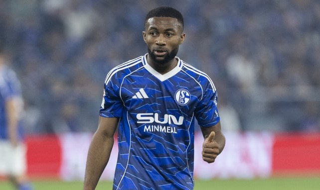 Moussa Sylla im Trikot des FC Schalke 04