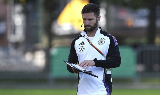 Mustafi schaut kritisch