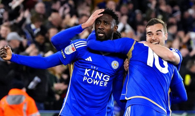 Wilfred Ndidi feiert mit seinen Teamkollegen