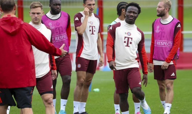 Nestory Irankunda im Training bei den Profis des FC Bayern