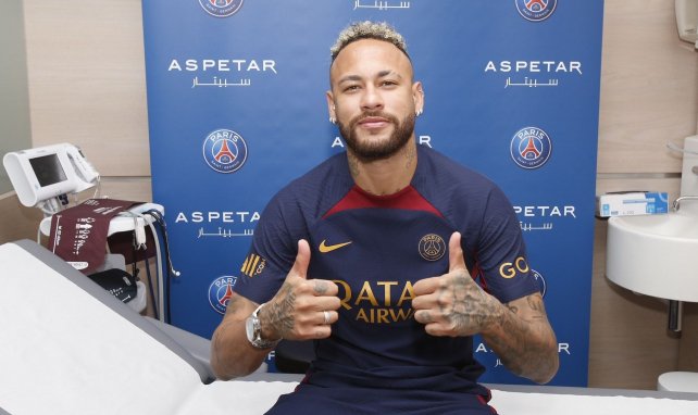 Neymar absolviert im Outfit von PSG seine medizinischen Untersuchungen