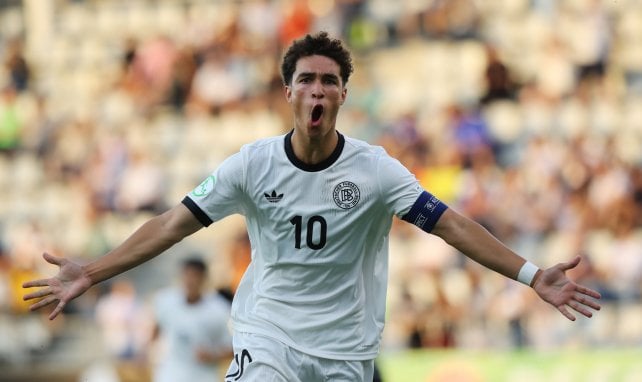 Noah Darvich im Trikot der deutschen U19-Nationalmannschaft