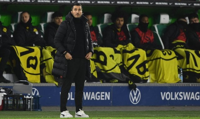 Nuri Sahin coacht sein Team von der Seitenlinie