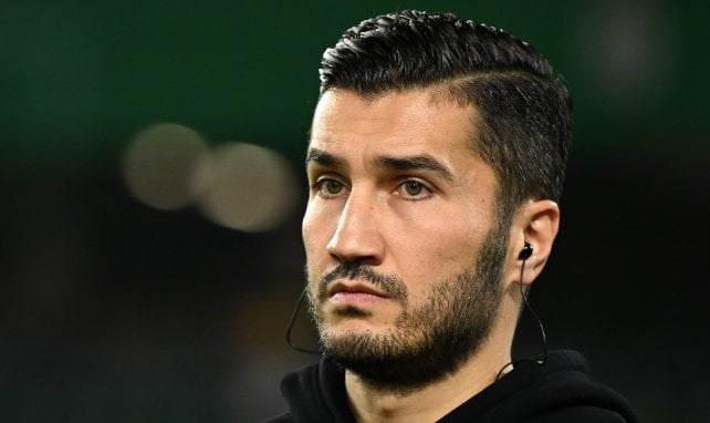 Nuri Sahin blickt traurig drein