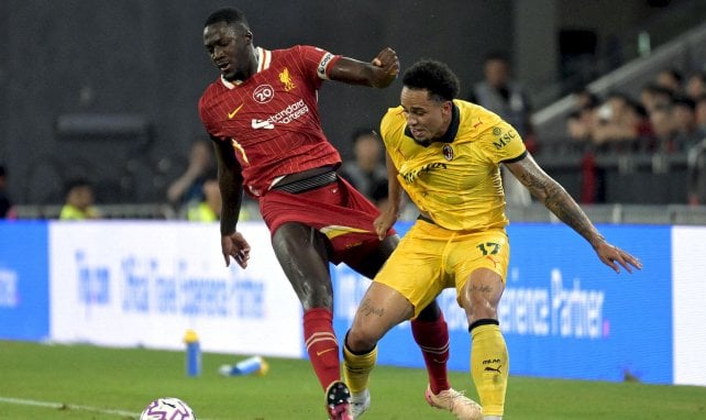Okafor im Duell mit Konaté