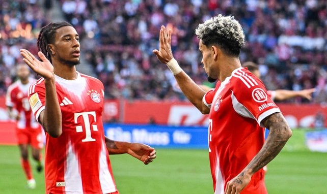 Michael Olise jubelt mit Luis Díaz