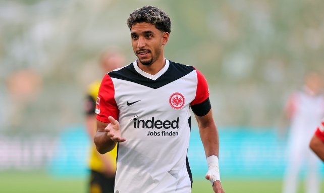 Omar Marmoush im Dress von Eintracht Frankfurt 2425