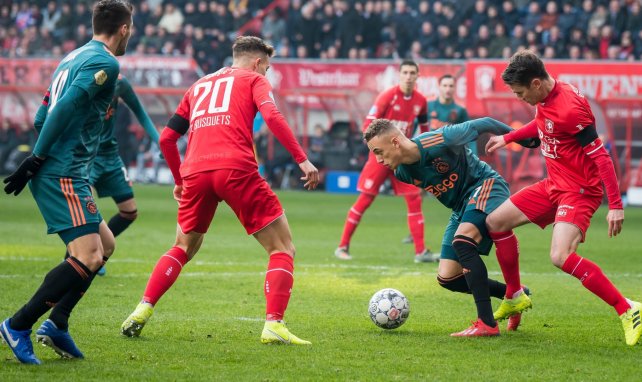 Oriol Busquets (Rückennummer 20) im Einsatz für Leihklub FC Twente