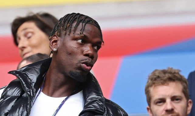 Paul Pogba auf der Tribüne