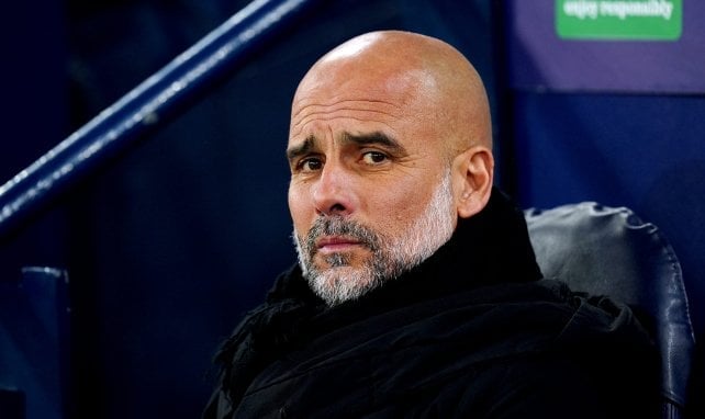 Pep Guardiola blickt skeptisch