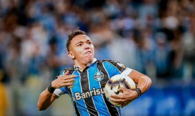 Pepê von Grêmio Porto Alegre